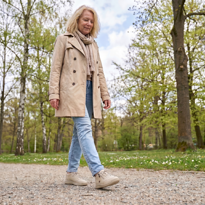 Mila — Comfortable & Supportive Sneakers with Zipper
